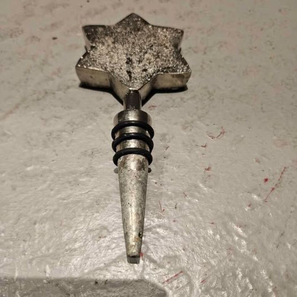 Star Rhinestone Wine Bottle Stopper - Picture 3 of 6